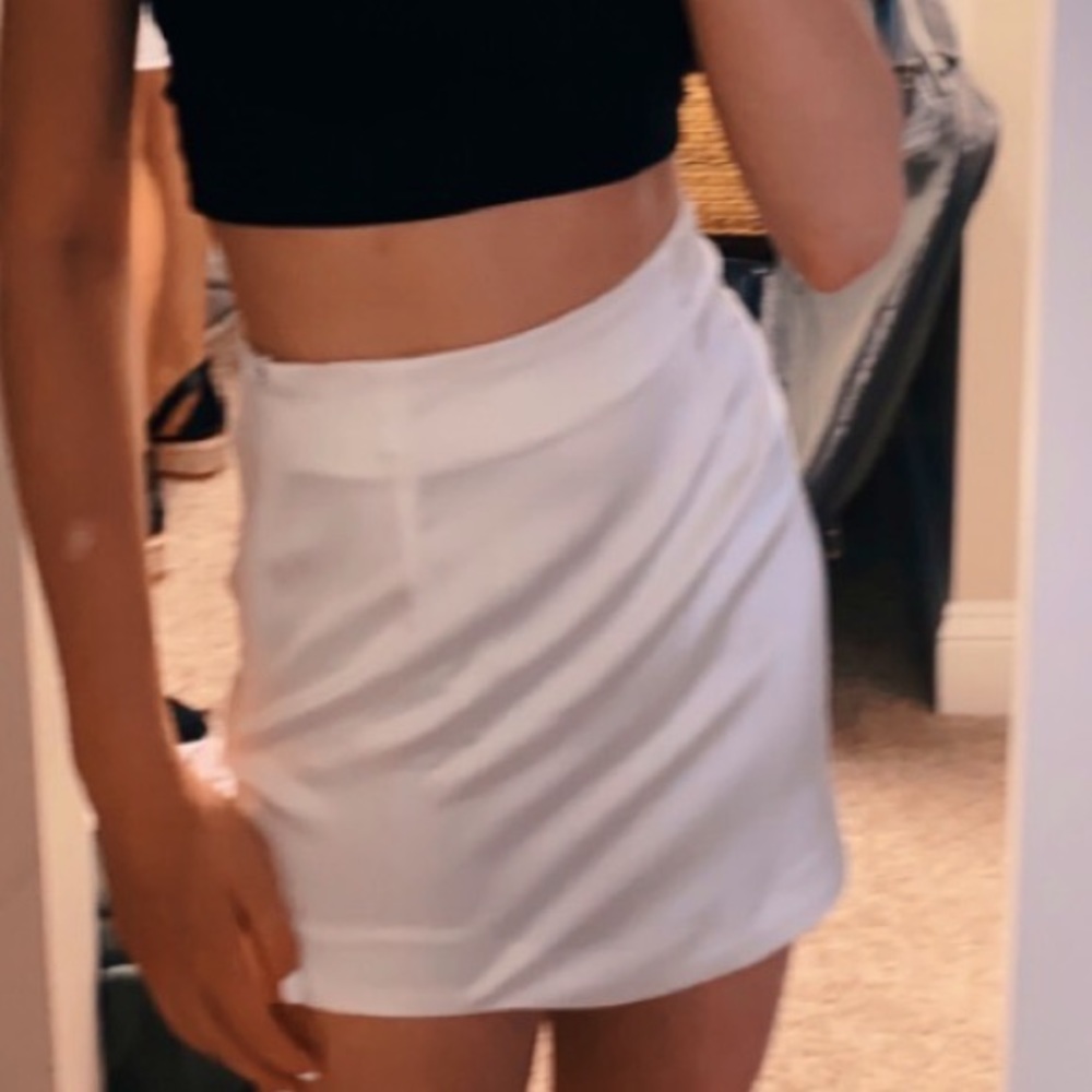 white beautiful skirt | falda blanca preciosa